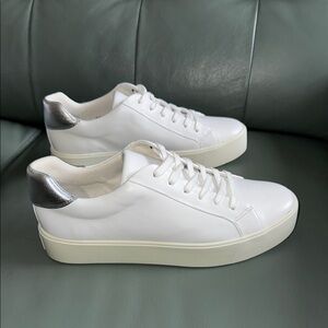Vince NWT Authentic Leather Platform Sneaker